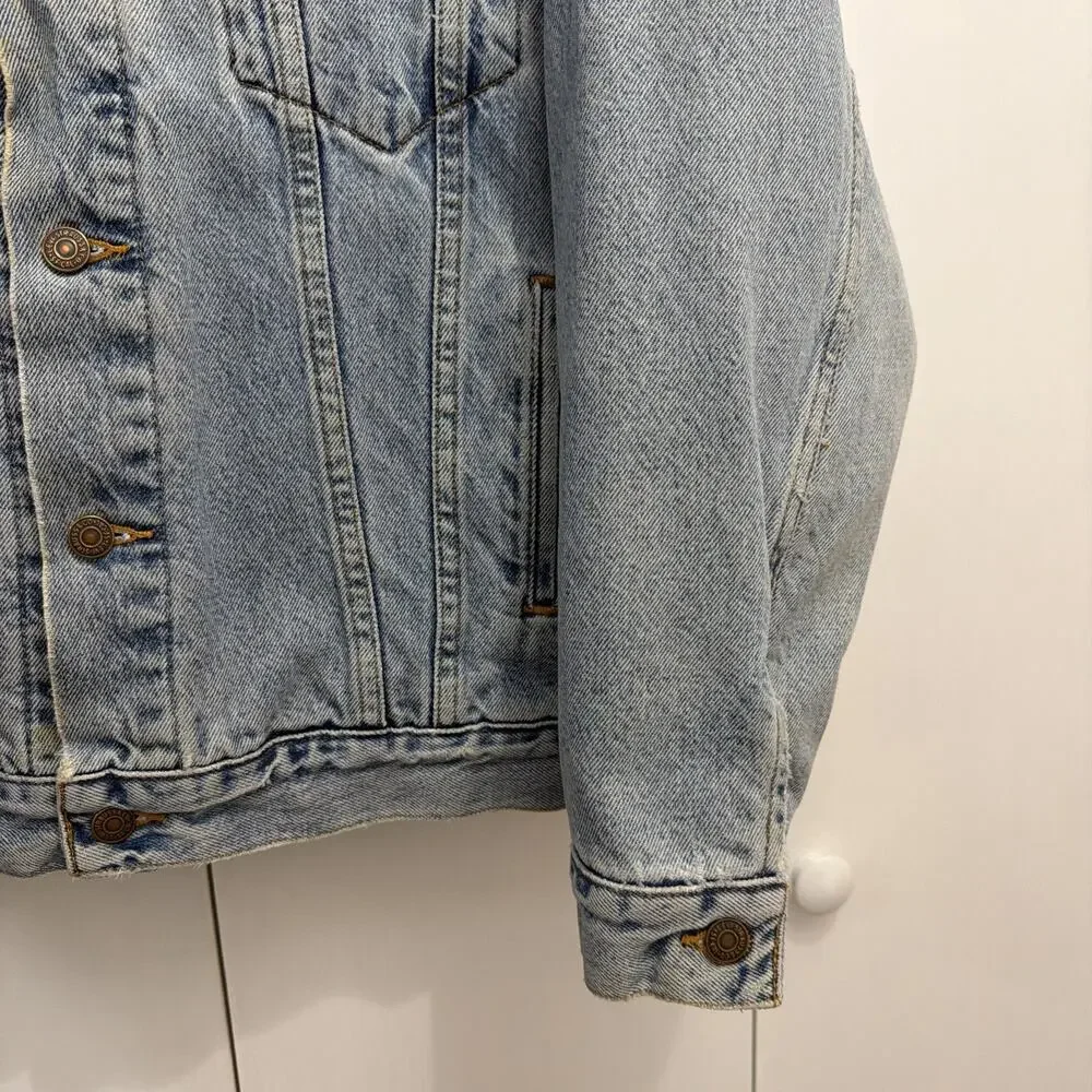 VTG Levi’s 70614 Denim Trucker Jean Jacket, Red Plaid Lining,‎ Faded/Thrashed